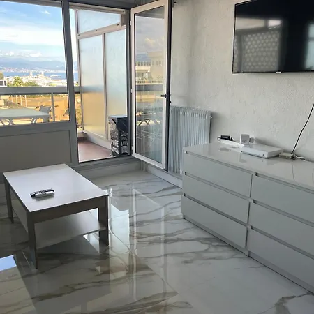 Apartment La Perle De Les Pins *